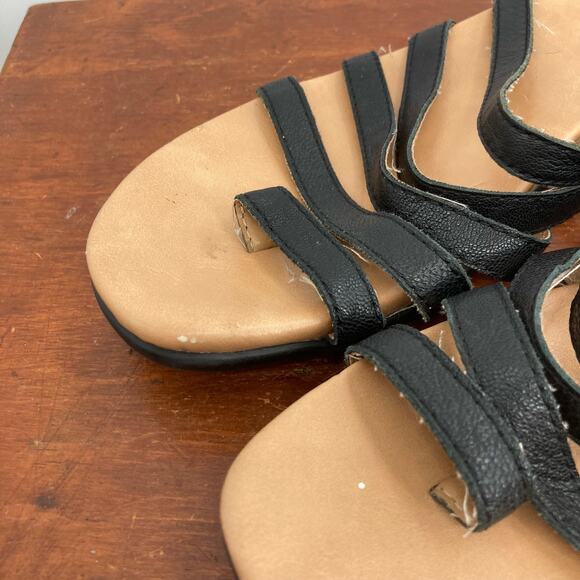 Born Leather Black Strappy Slip On Flat Sandals Casual Neutral Women’s 7 - Picture 4 of 7